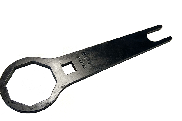 Chave octagonal 45x17mm para para porca externa da suspensão dianteira da KAWAZAKI ZX6.