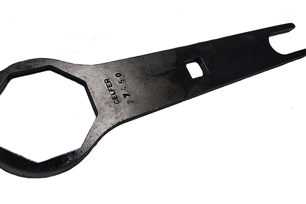 Chave octagonal 49x19mm para para porca externa da suspensão dianteira YZ 2005...